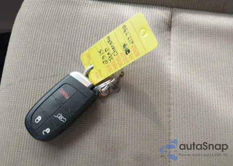 2015 Jeep Grand Cherokee Laredo z USA, uszkodzony, nr VIN 1C4RJEAG3FC217790